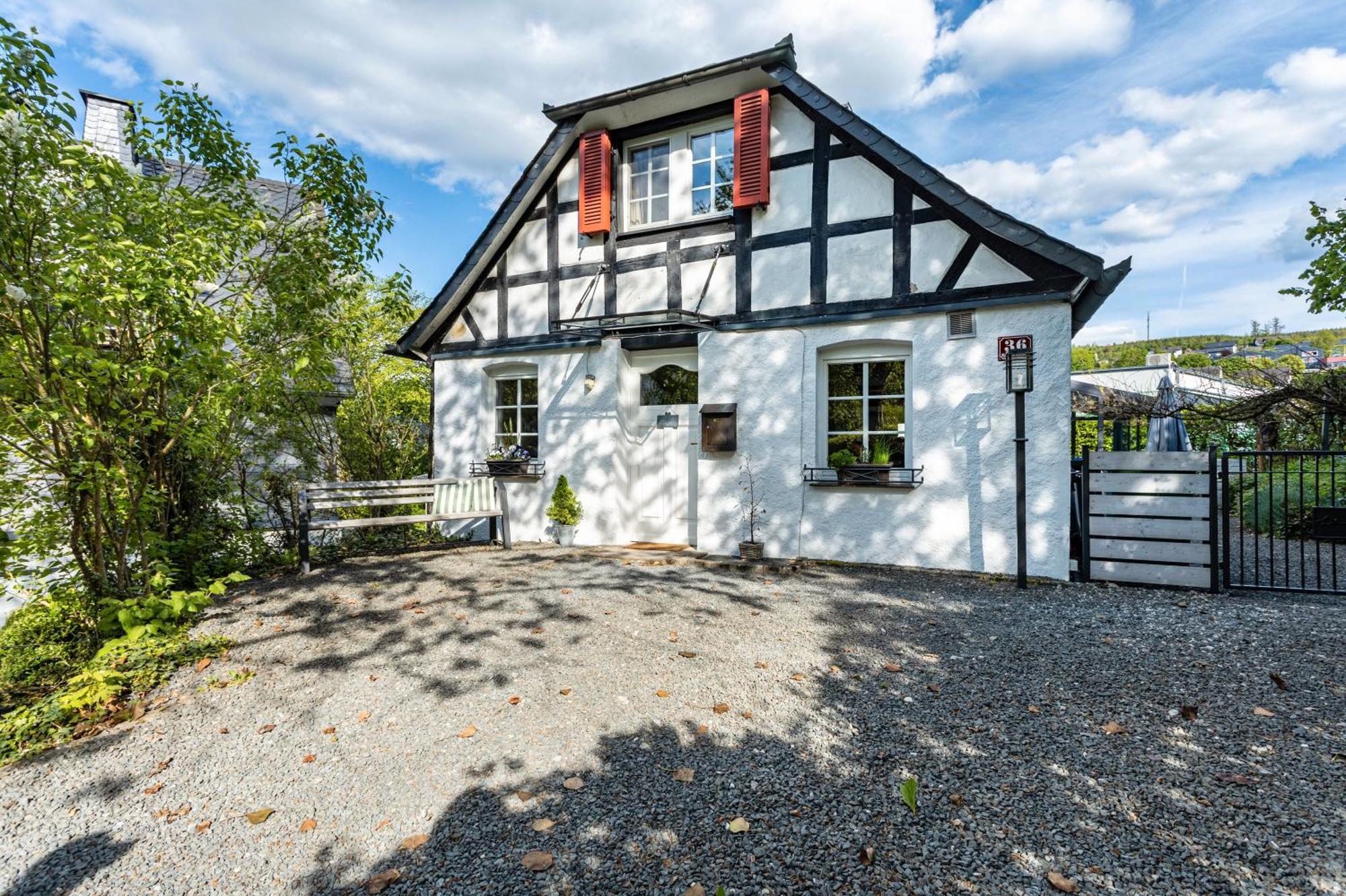 Fachwerk-Ferienhaus 1764 Eslohe Luaran gambar